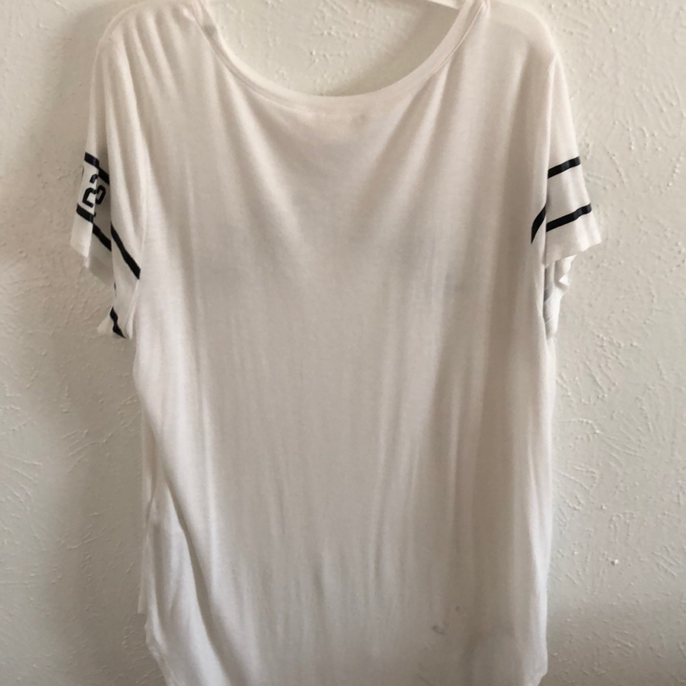 basic tee - Picture 2 of 3